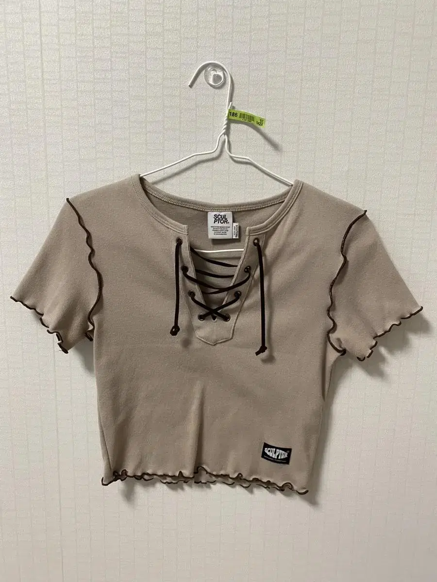 Lace up Lettuce Crop Tee [BEIGE]