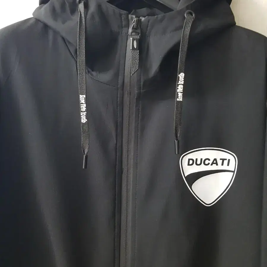 DUCATI 바이크 후드집업점퍼 남성의류 2XL쎄일