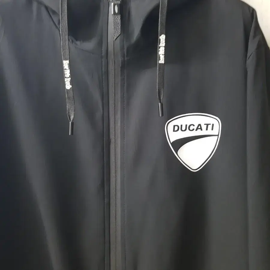 DUCATI 바이크 후드집업점퍼 남성의류 2XL쎄일