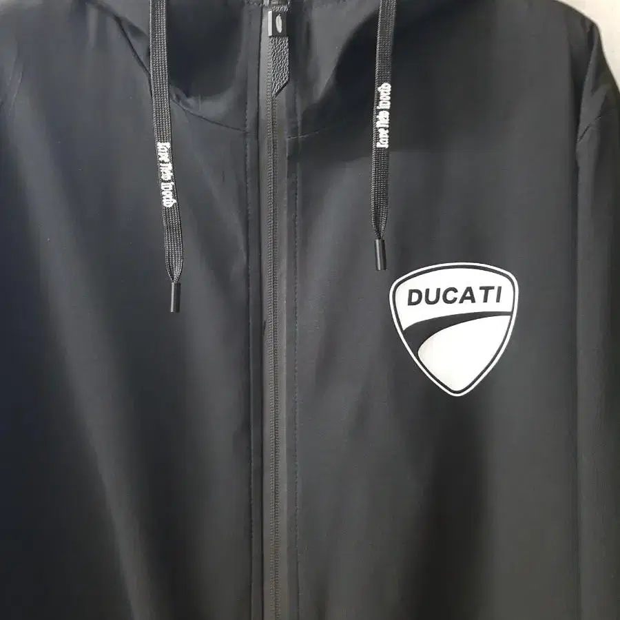 DUCATI 바이크 후드집업점퍼 남성의류 2XL쎄일