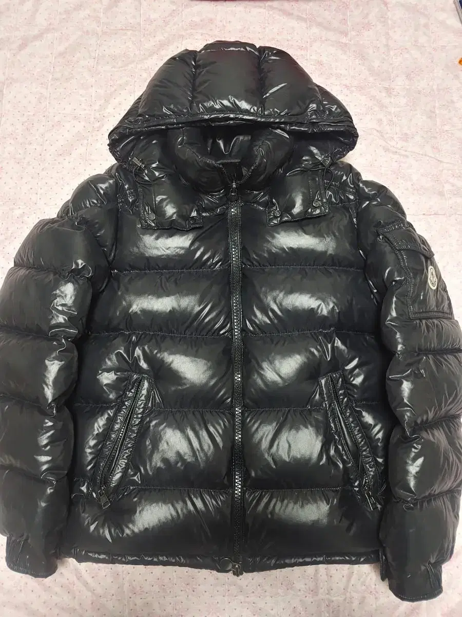 Moncler maya size 1