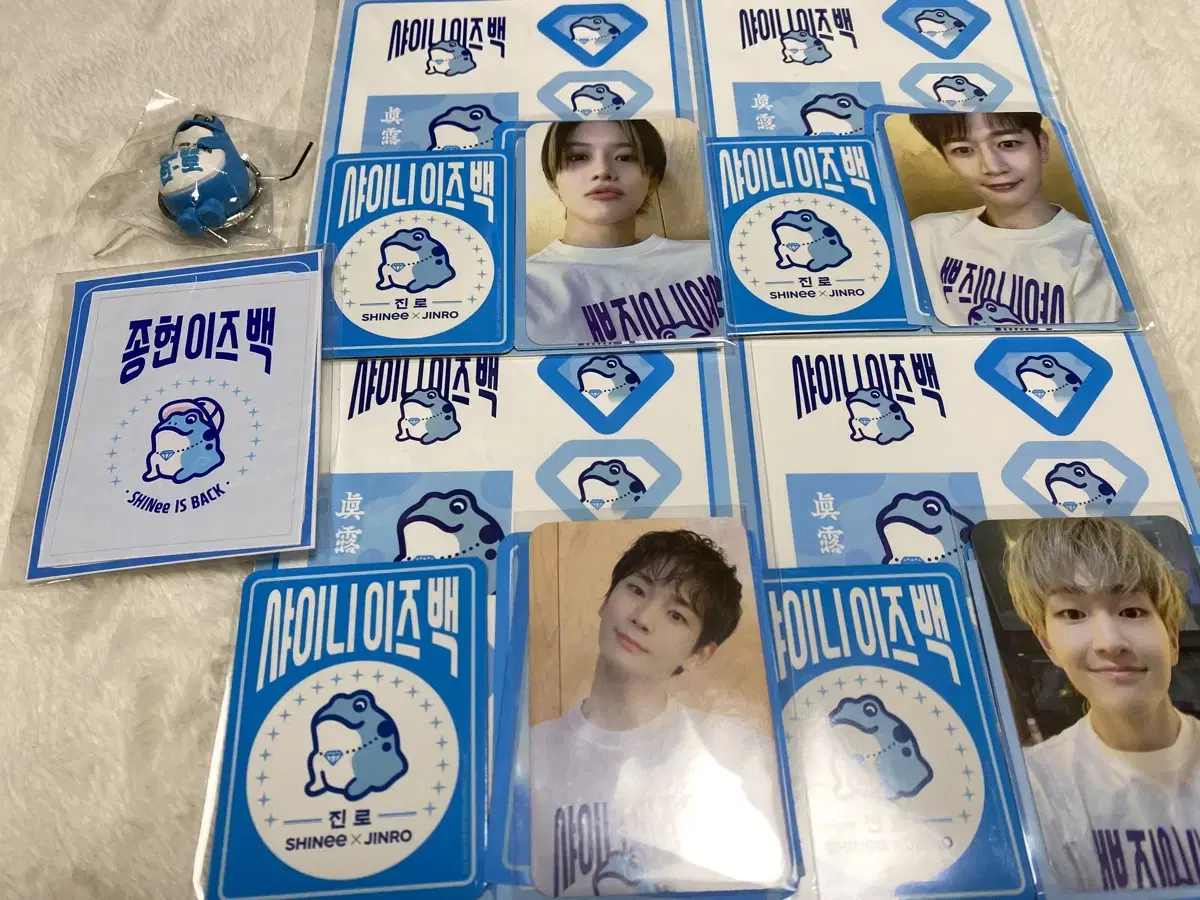 Bulk SHINee career merchandise