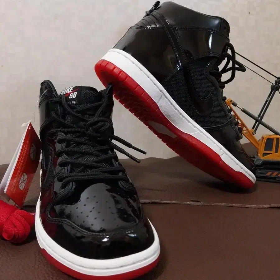 NIKE SB ZOOM HIGH BRED