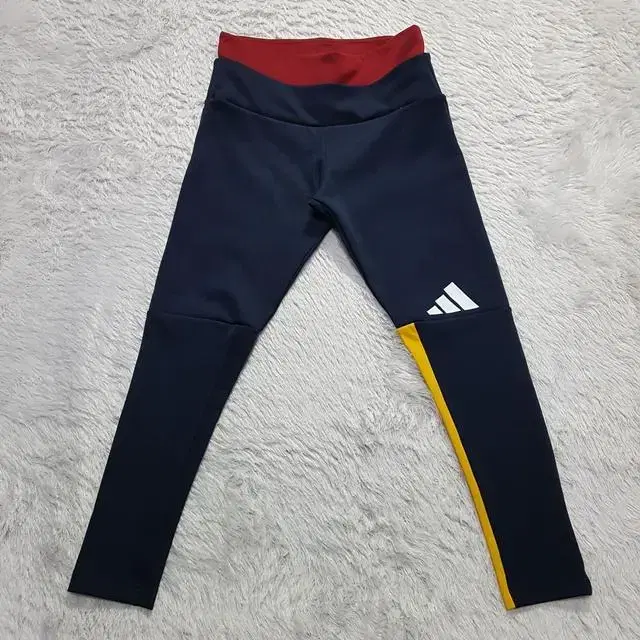 W 26-28) Adidas Leggings Tights / Like New