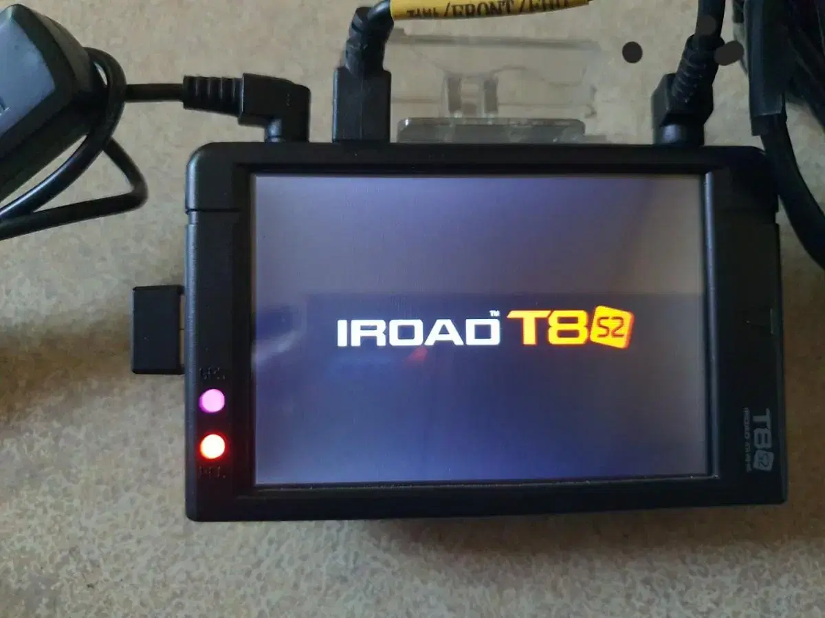 아이로드 T8s2 FHD 2채널블랙박스 64GB GPS wifi동글이 풀