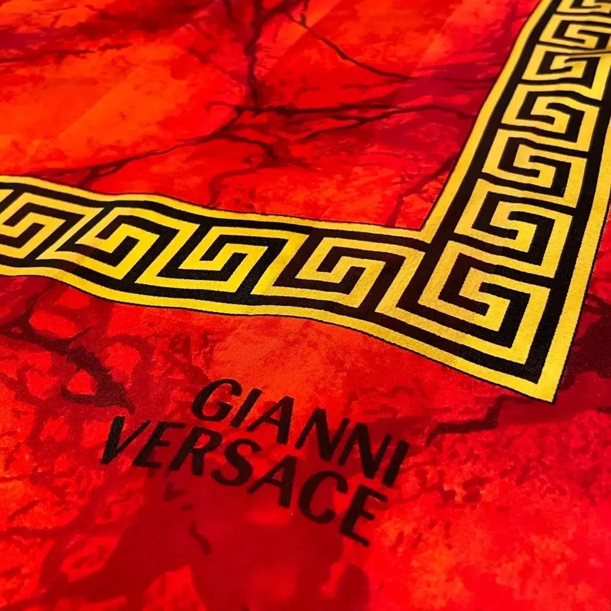 Gianni Versace 베르사체 실크 스카프