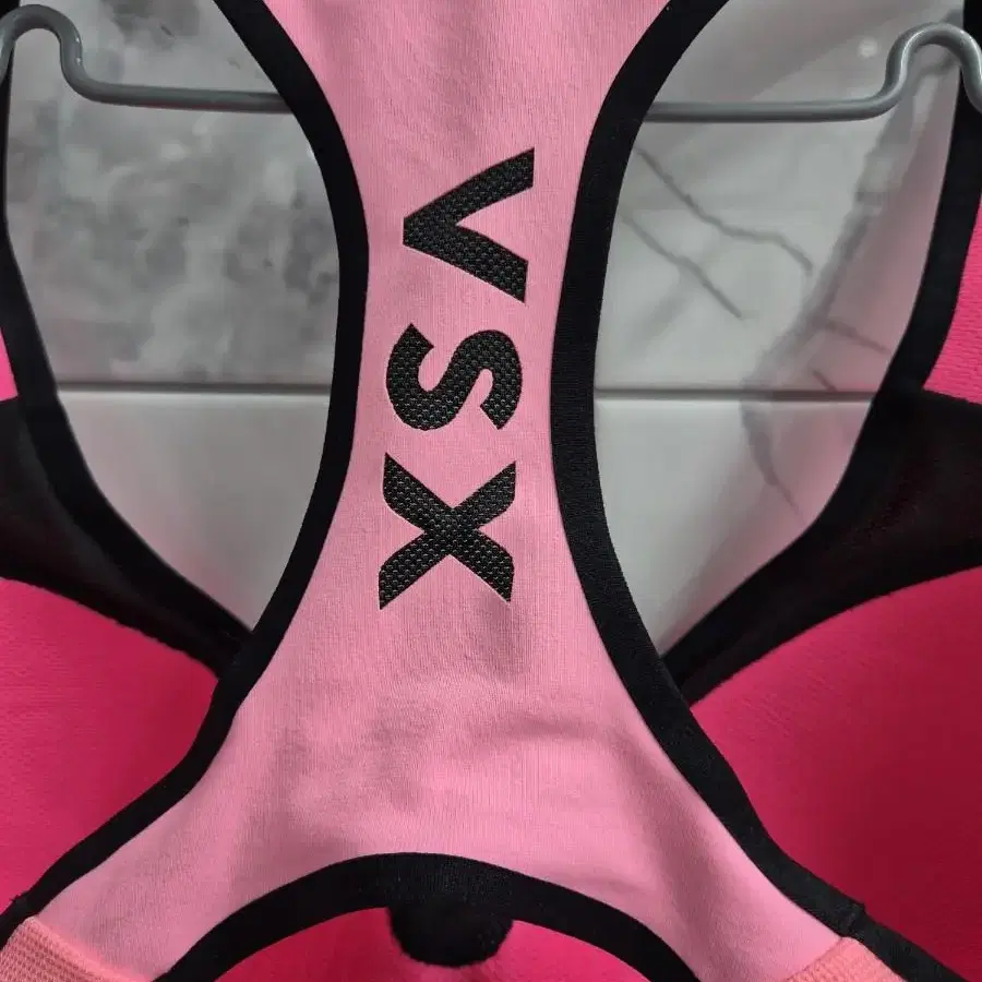 VSX SPORT 빅토리아시크릿 핫핑크 브라탑 FREE