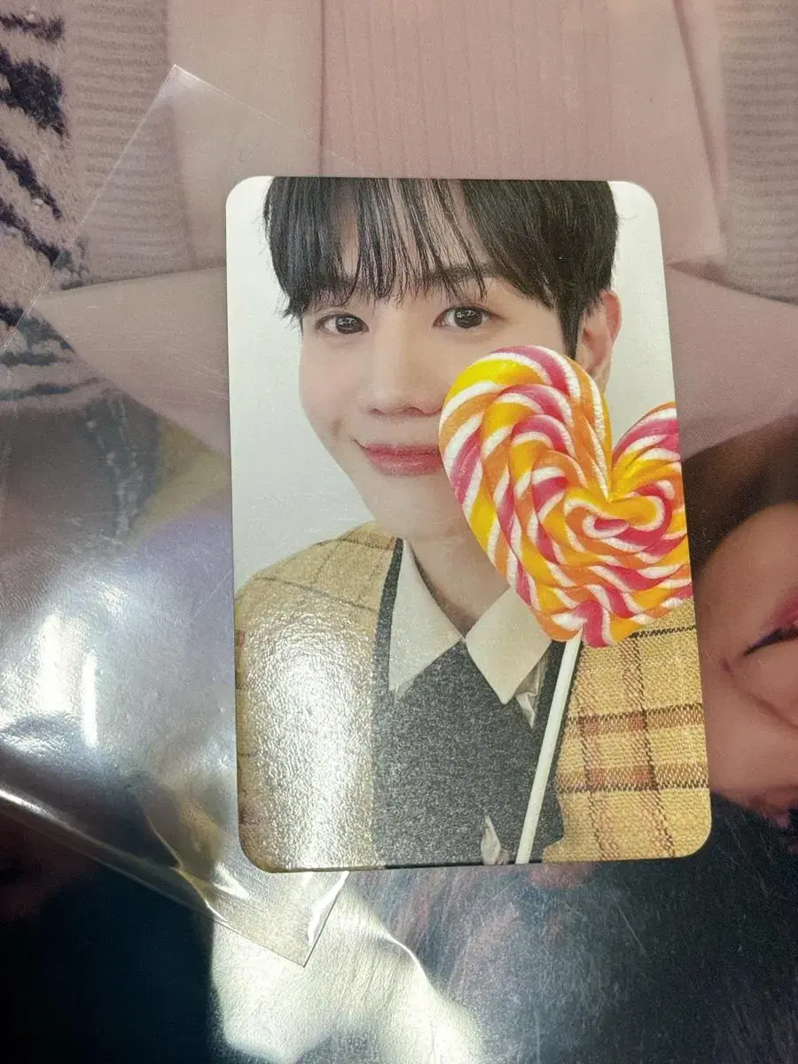 Yoseob Whitey dey broadcast photocard