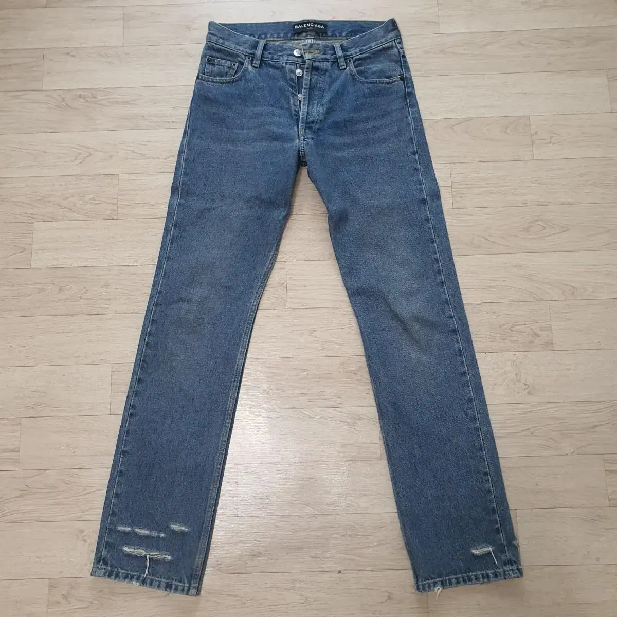 Balenciaga Hemmed disguise jin size 29