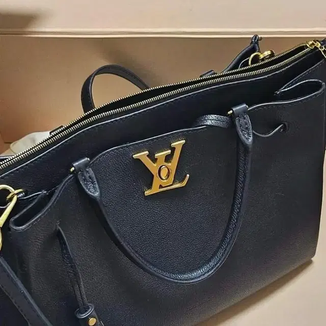 (Louis vuitton) 루이비통 락미