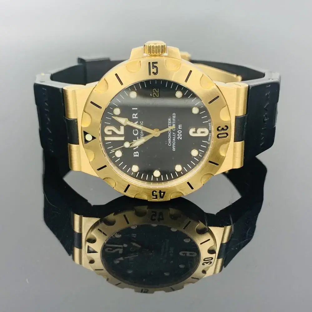 Bulgari Diagono Scuba Automatic 18k Watch SD38G