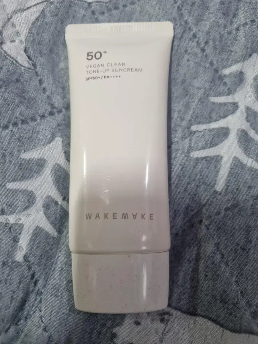 웨이크메이크. 비건 클린 톤업 선크림. 50ml.