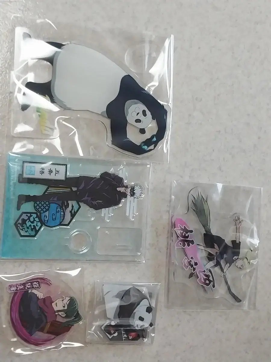 Zuu Spinning acrylic stand Satoru Gojo maki Panda Nishimiya Momo