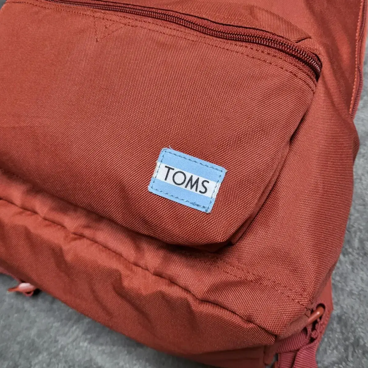 TOMS 백팩