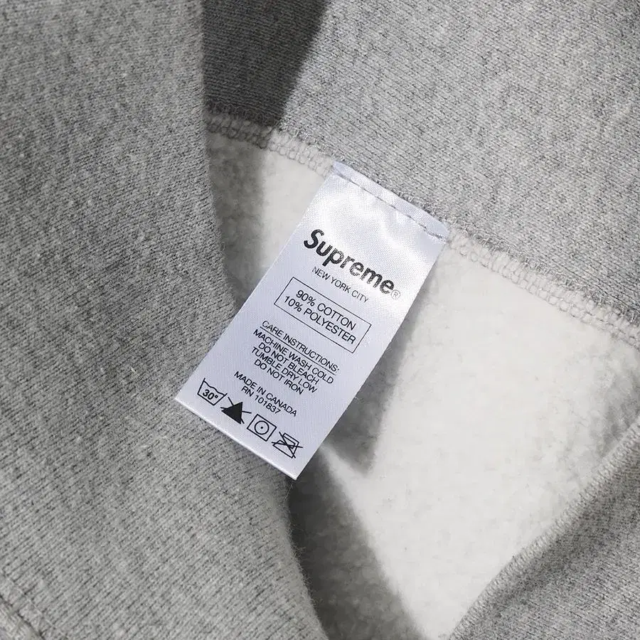 SUPREME HOODIE M