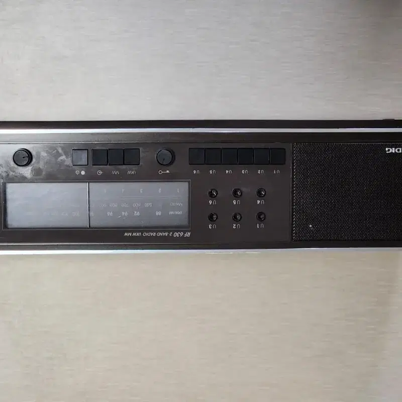 독일 그룬딕 GRUNDIG 트랜지스터 탁상용 라디오 RF630