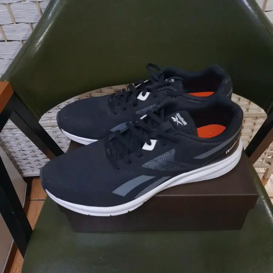 Reebok 리복 스포츠 runner 4.0 런닝화 290mm