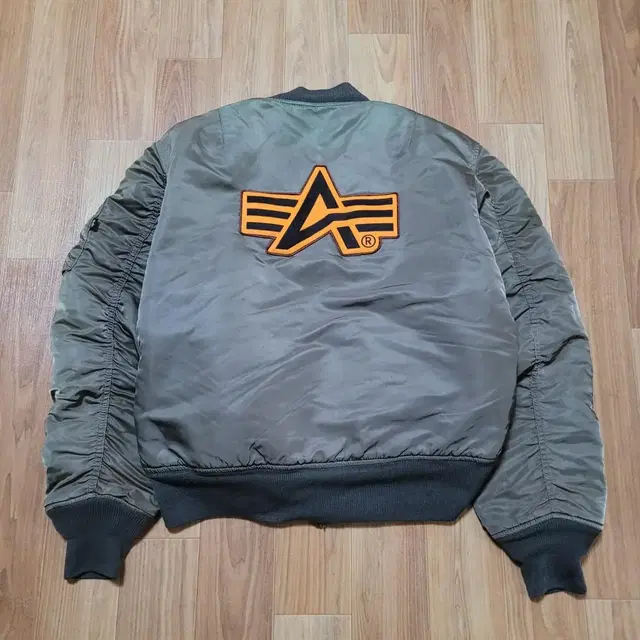 ALPHA INDUSTRIES 알파 초빈티지 MA-1 항공점퍼