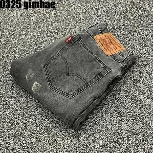 32 Levi's 502 Highball Tapered Jeans