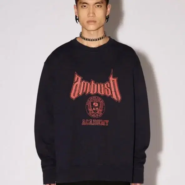 AMBUSH 엠부쉬 23FW 아카데미 맨투맨