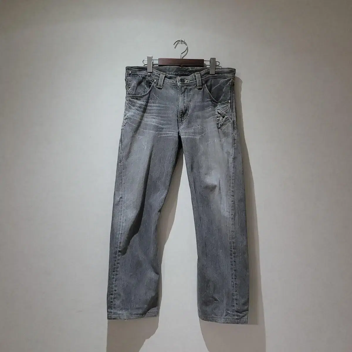 (34) Levis Engineered jeans june 1999