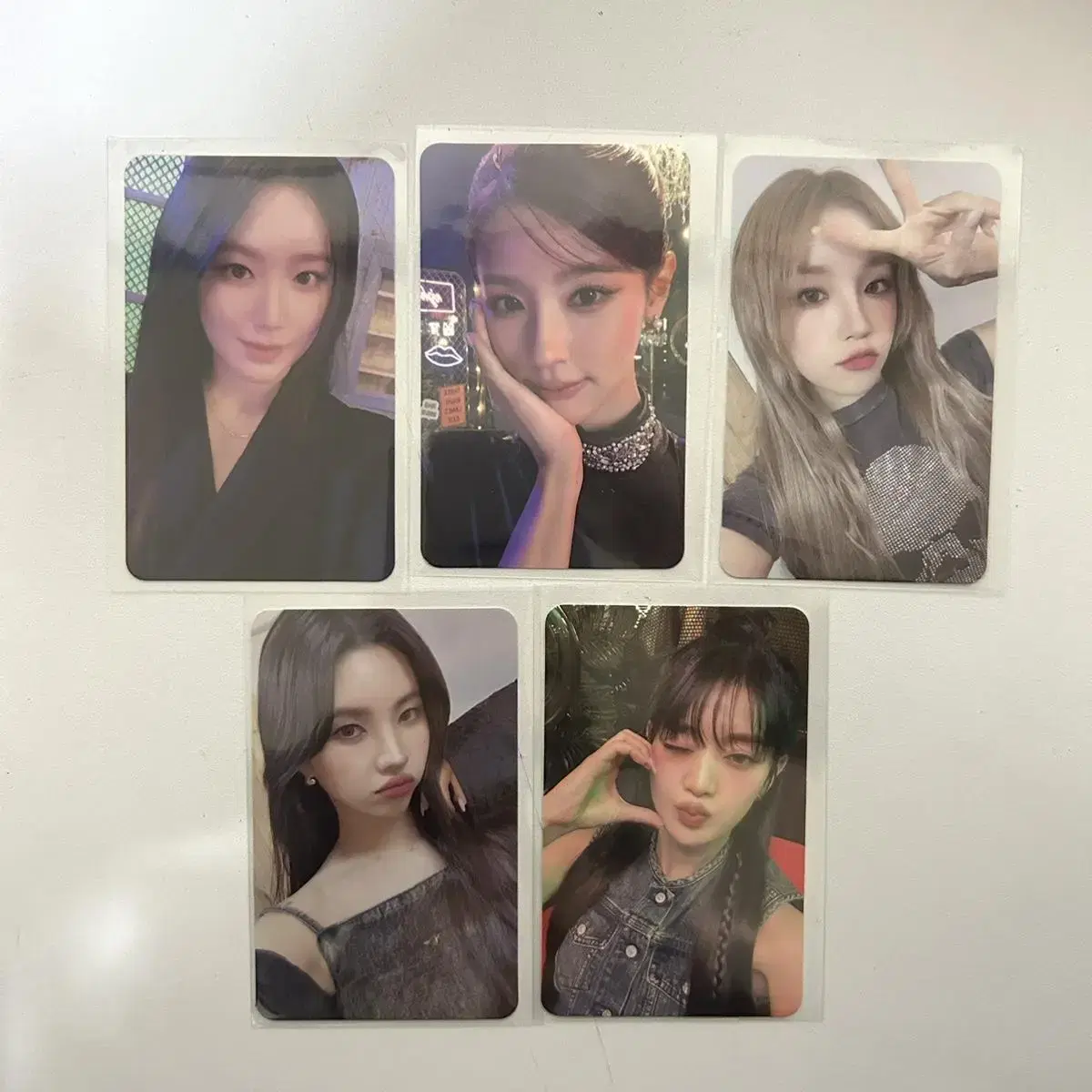 Idle shuhua miyeon yuqi soyeon Frank Berger photocard