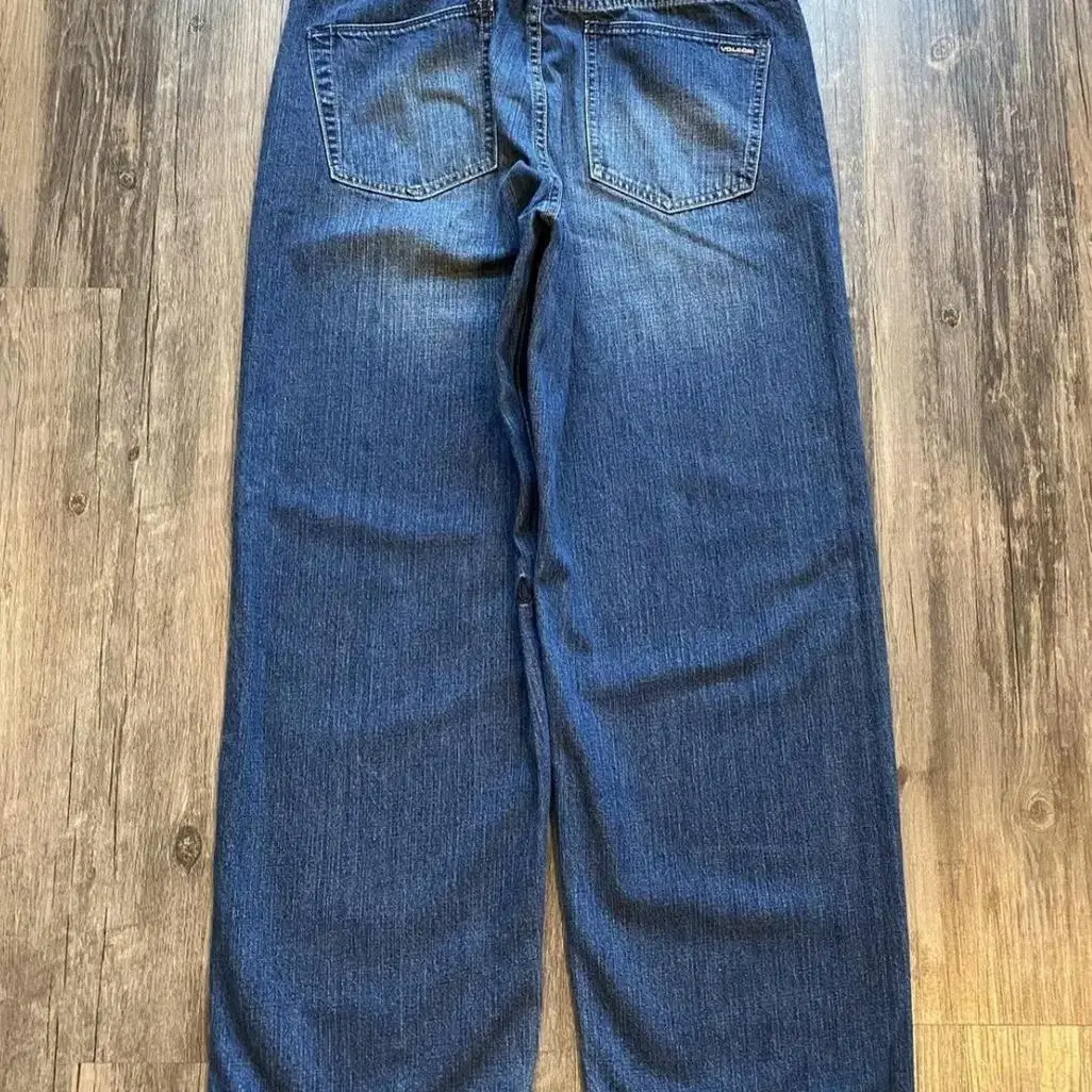 볼컴 빌로우 진 volcom billow jeans