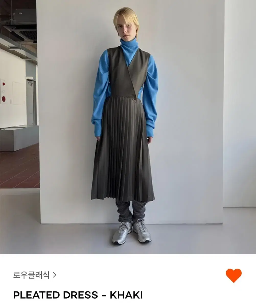 로우클래식 pleated dress