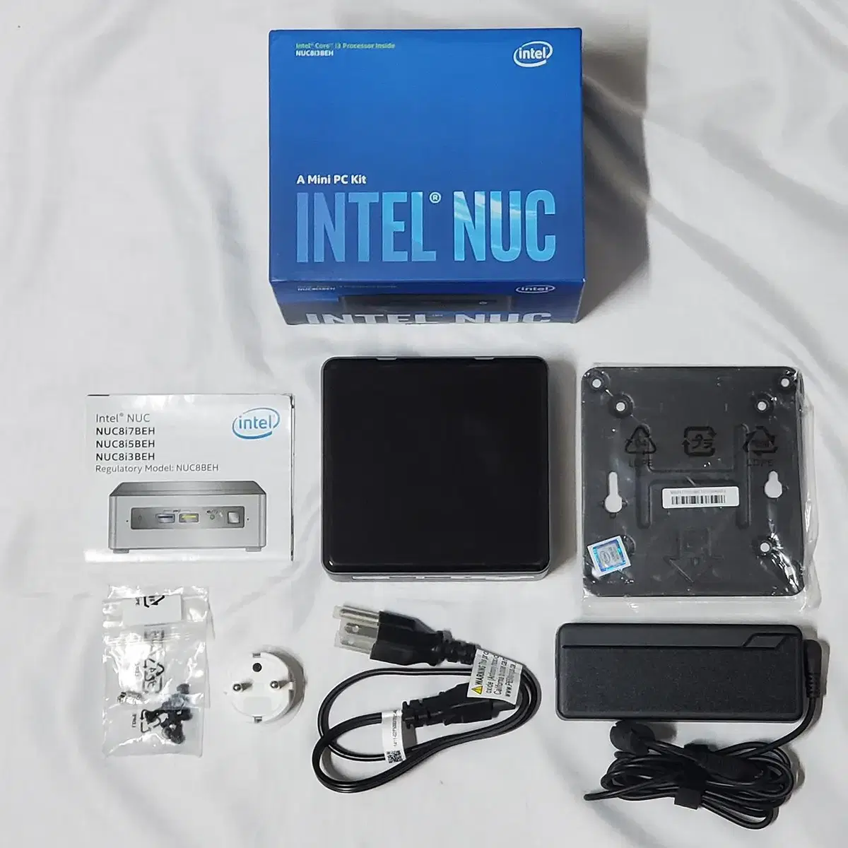 인텔 NUC 썬더볼트 미니PC 키트 NUC8i3BEH 베어본 데스크탑