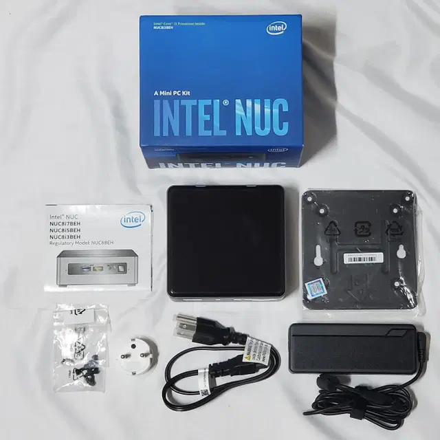 인텔 NUC 썬더볼트 미니PC 키트 NUC8i3BEH 베어본 데스크탑