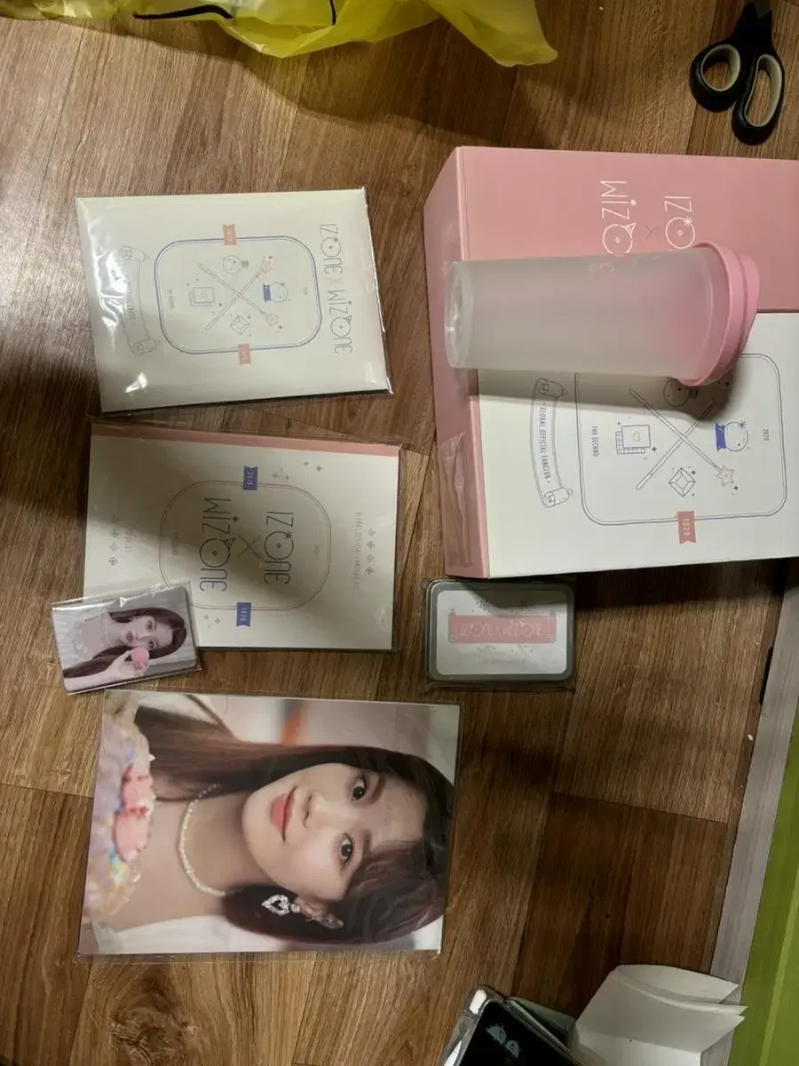 IZ*ONE Wiz*one Fan Club Kit