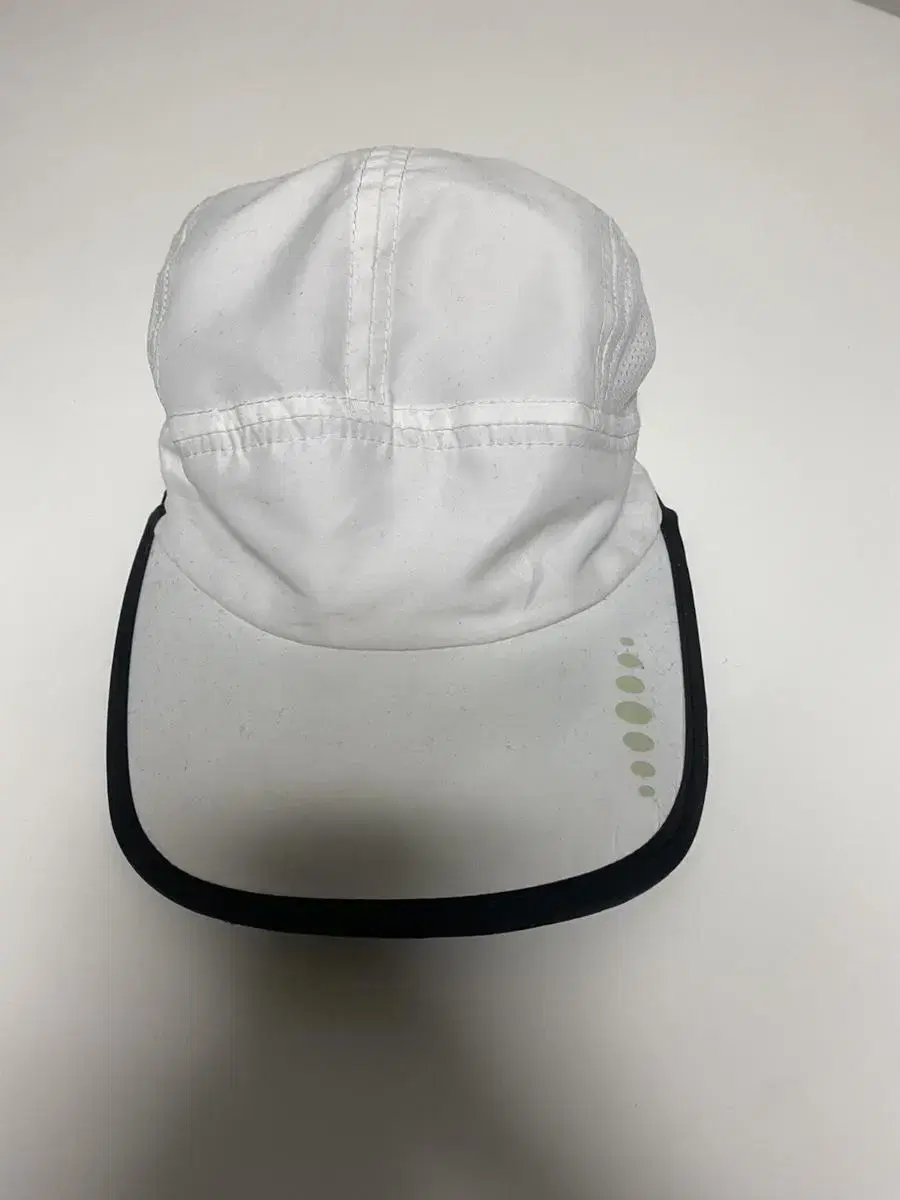 white golf cap