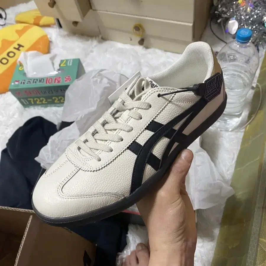 onitsuka tiger tokuten 신발 팔매