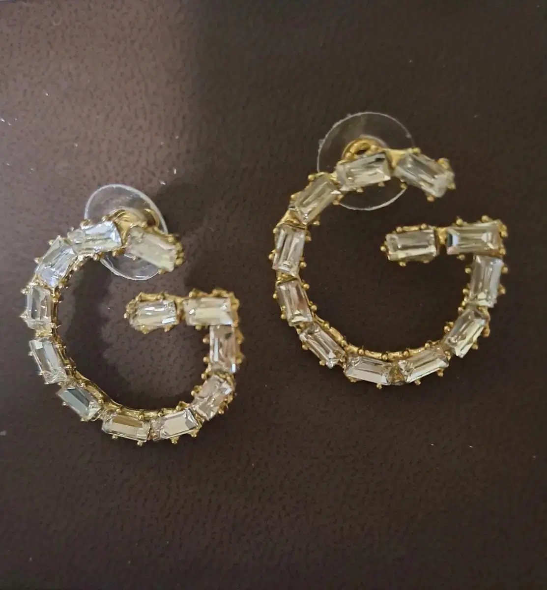 G earrings