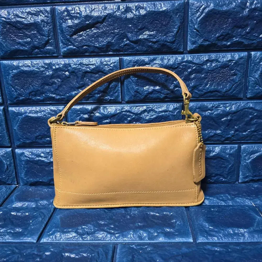 Coach USA Whole Leather Clutch Pow Todd Bag