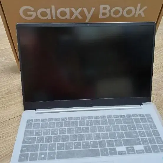 새상품 삼성노트북 (galaxy book2 NT500XED-K24AS)