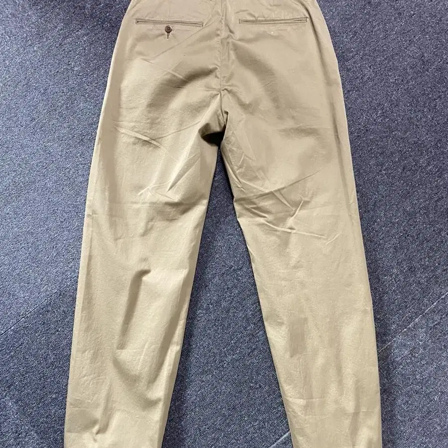 EASTLOGUE PERMANENT CHINO PANTS