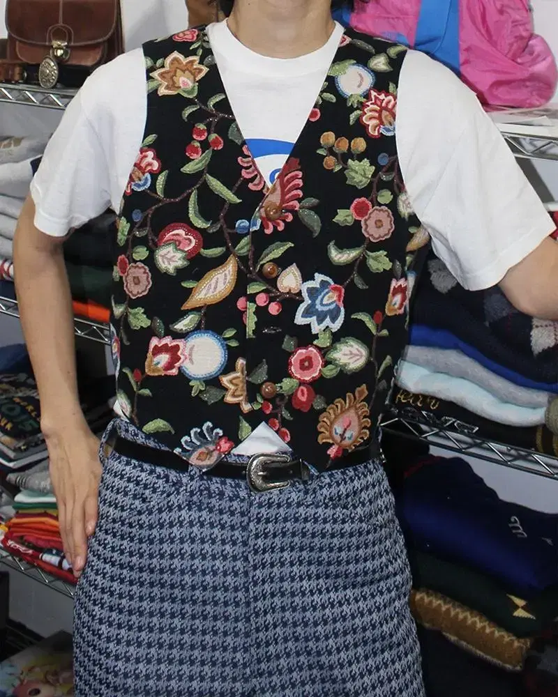 Japanese Vintage Flower Pattern V-neck Vest