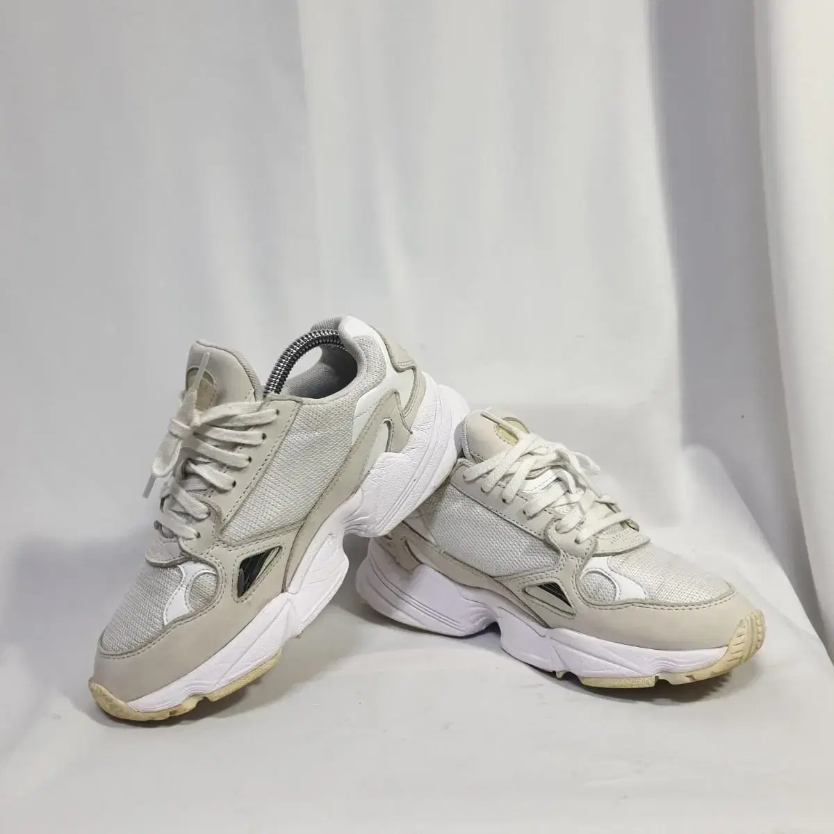 YubinVintage 220 Adidas Falcon W White Sneakers Sneakers