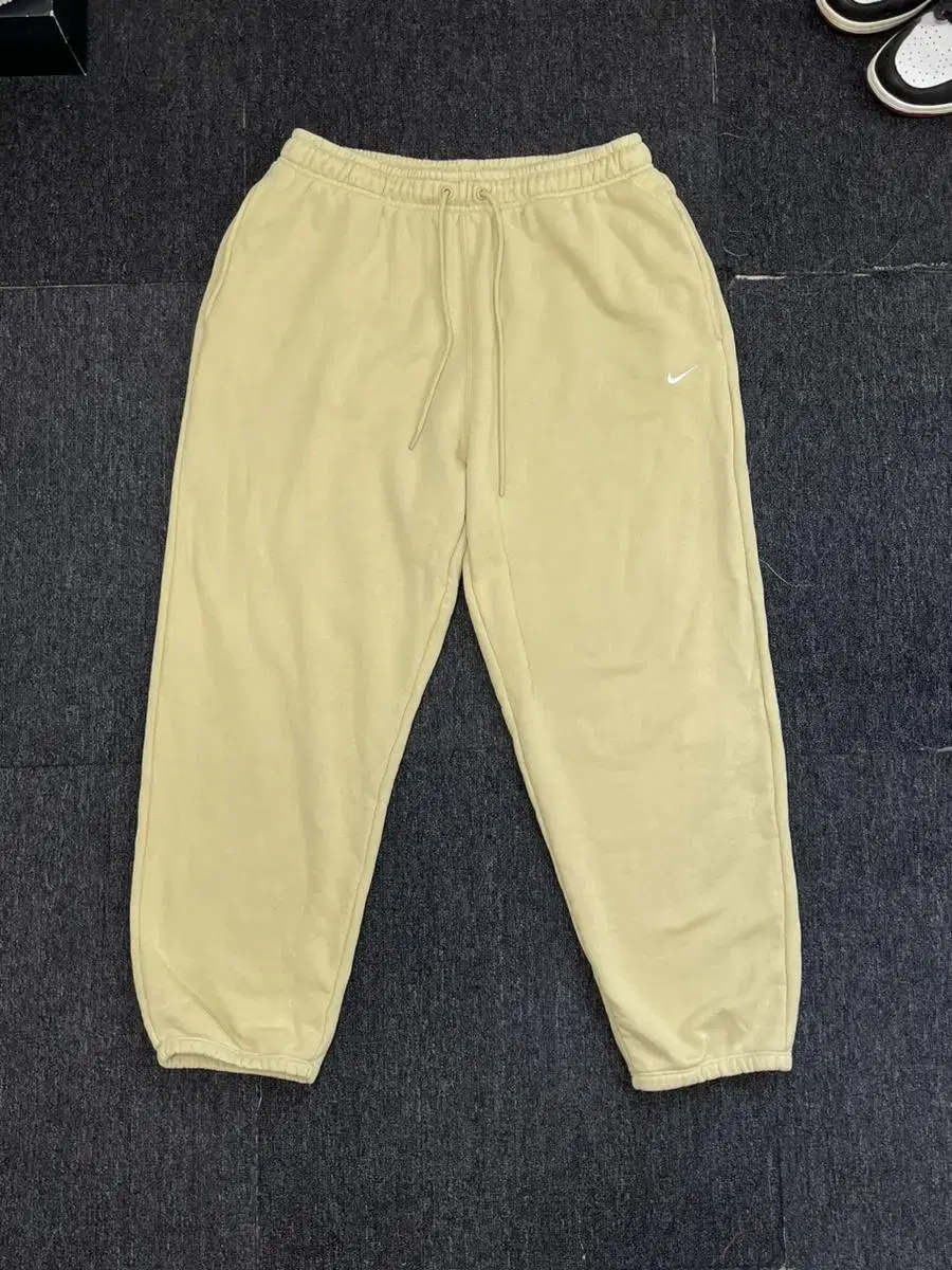 Nike French Terry Jogger Pants