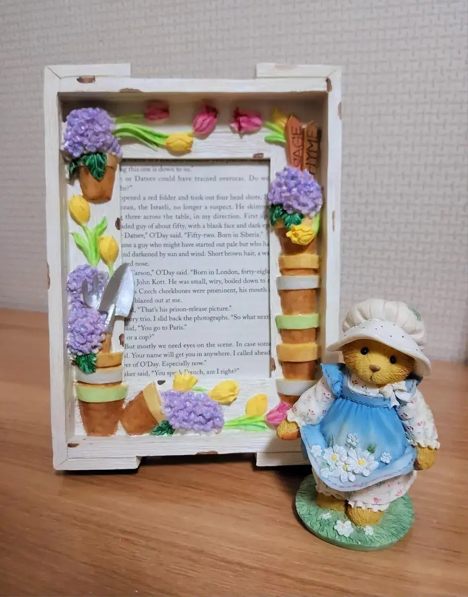 Cherry Shaded Teddies & Vintage Garden Picture Frame 2