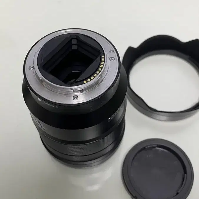 급처4월까지)Sony용 카메라 렌즈 Zeiss [Sel1635] F4