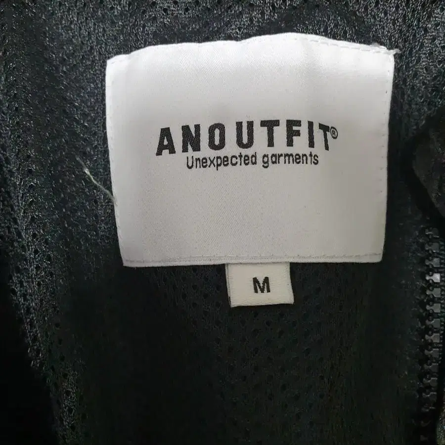 ANOUTFIT 자켓.바람막이.인조가죽?비닐?느낌