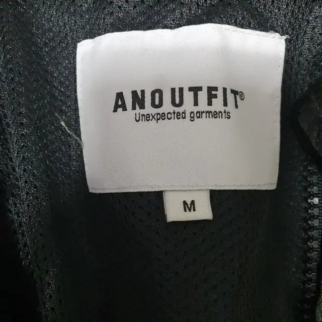 ANOUTFIT 자켓.바람막이.인조가죽?비닐?느낌