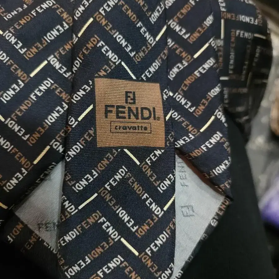 펜디 로고패턴 실크 넥타이 fendi