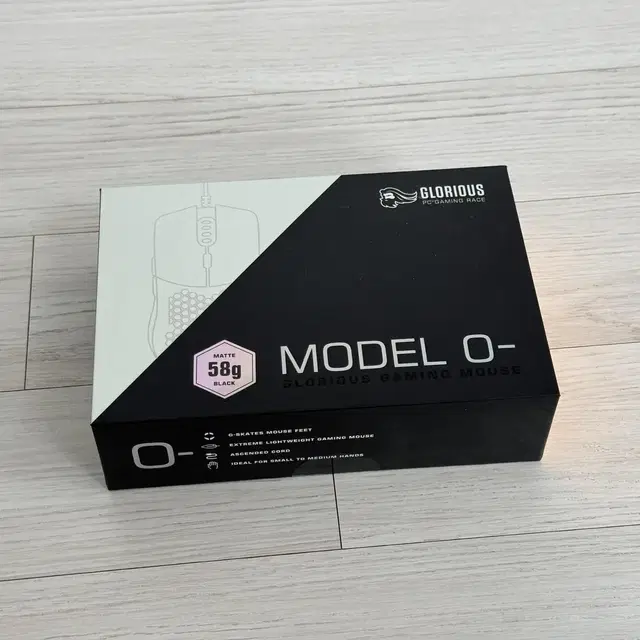 [새제품] 제이웍스 글로리어스 MODEL O- 게이밍 마우스 (7만원)