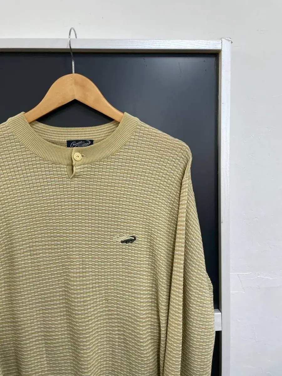 [L] Crocodile Basic Knit