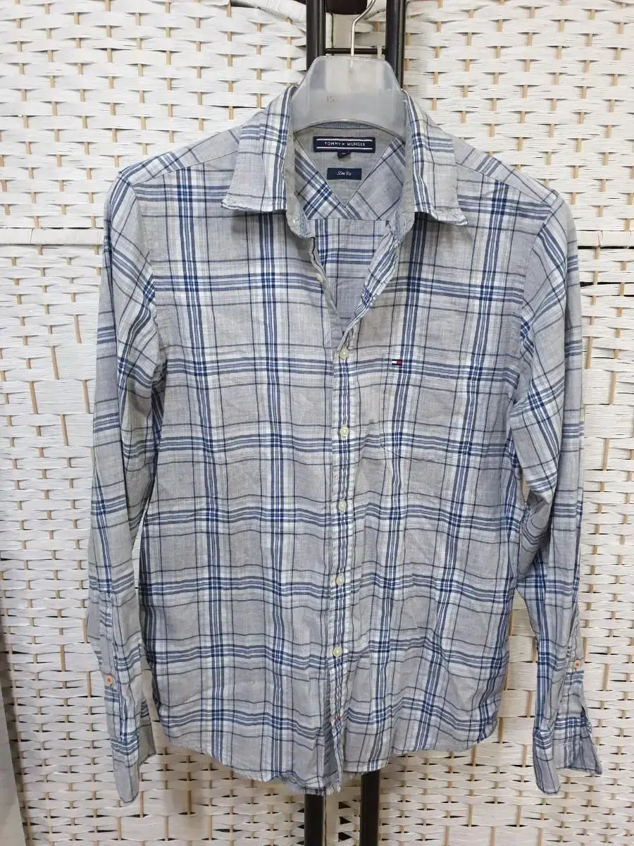 (0670) Tommy Hilfiger Tommy Hilfiger Shirt M