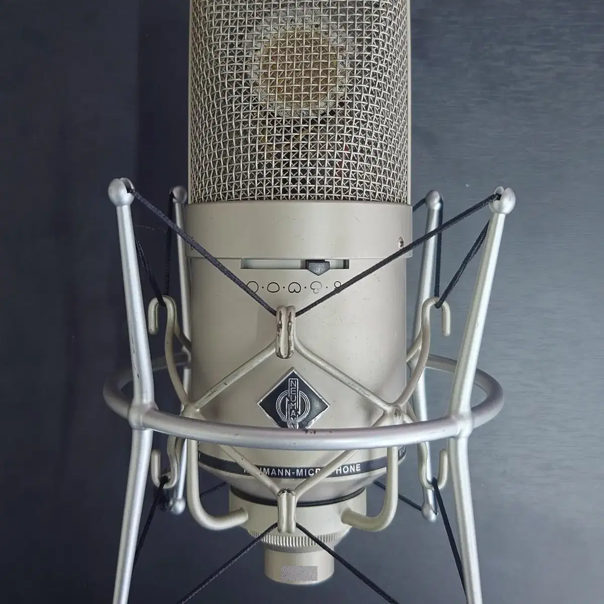 Neumann M149 마이크 판매합니다.