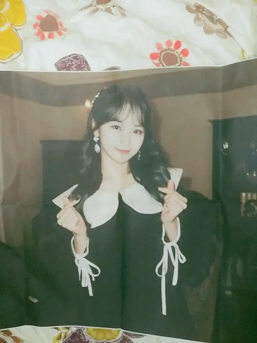 르세라핌 김채원 생일카페 천 포스터 팝니다.반택도 가능